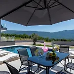 The View By بيت ضيافة 4*